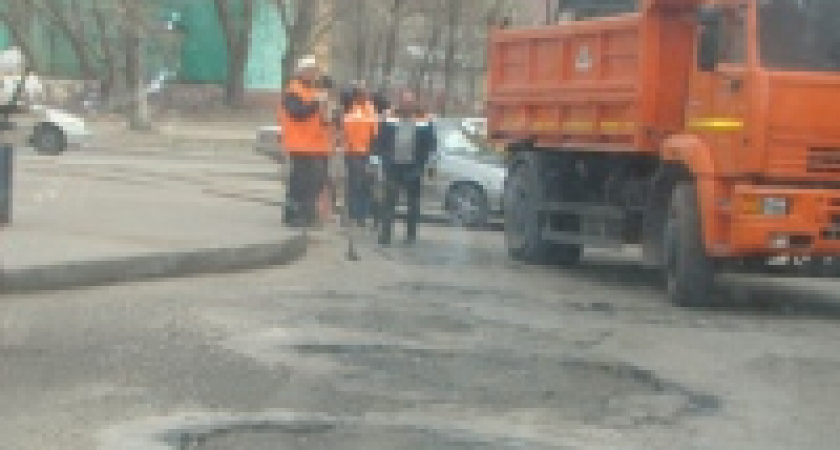 В Липецке продолжается текущий ремонт дорог