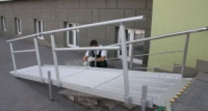 У здания мэрии Липецка снова появился пандус