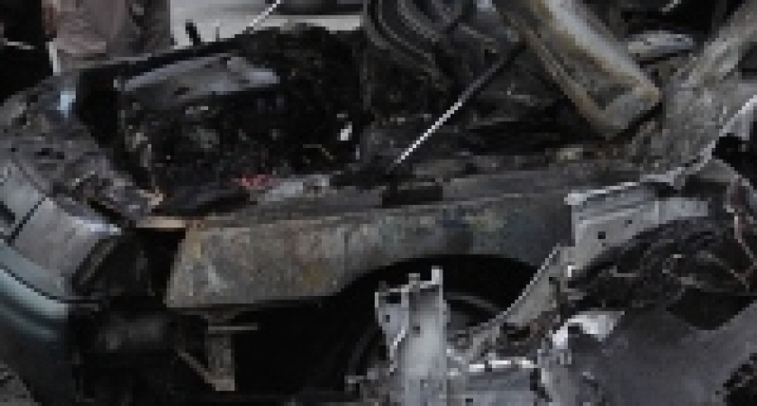 В Липецке снова сгорели три автомобиля