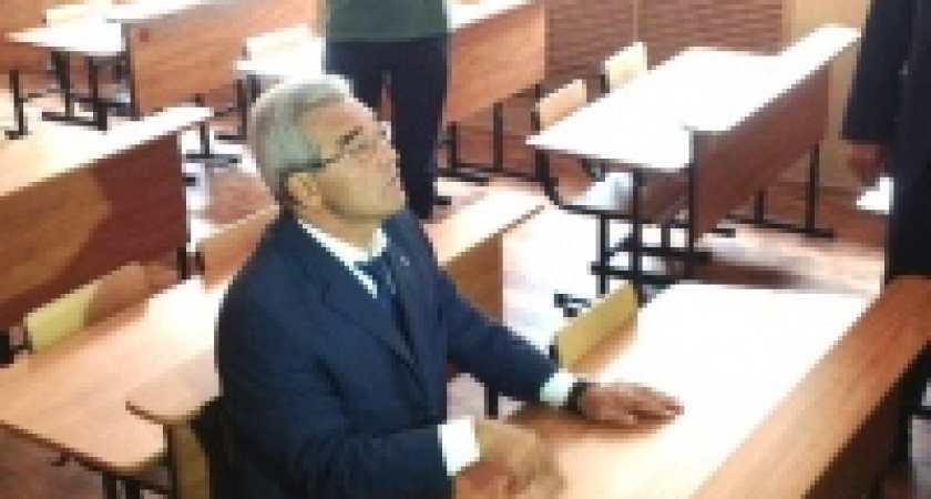 Мэр Михаил Гулевский проверил готовность школ к новому учебному году