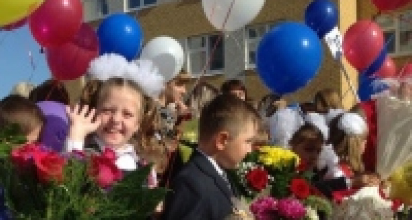 Первый звонок прозвенел для учеников новой школы Липецка на улице Кривенкова