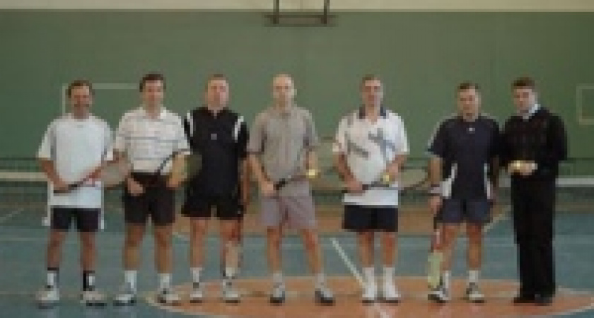 Директор Липецкого филиала МТС наградил известного энергетика