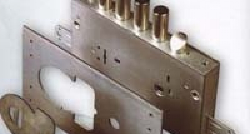 Воры вскрыли дорогой замок