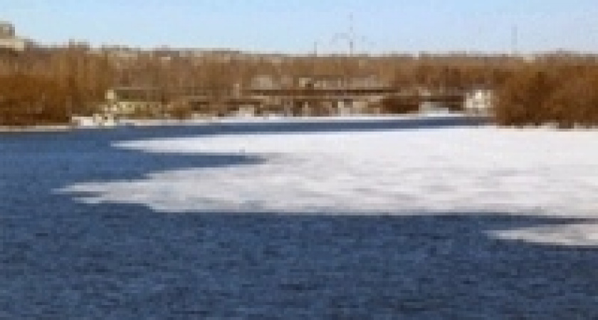 Понтонный мост унесло половодье 