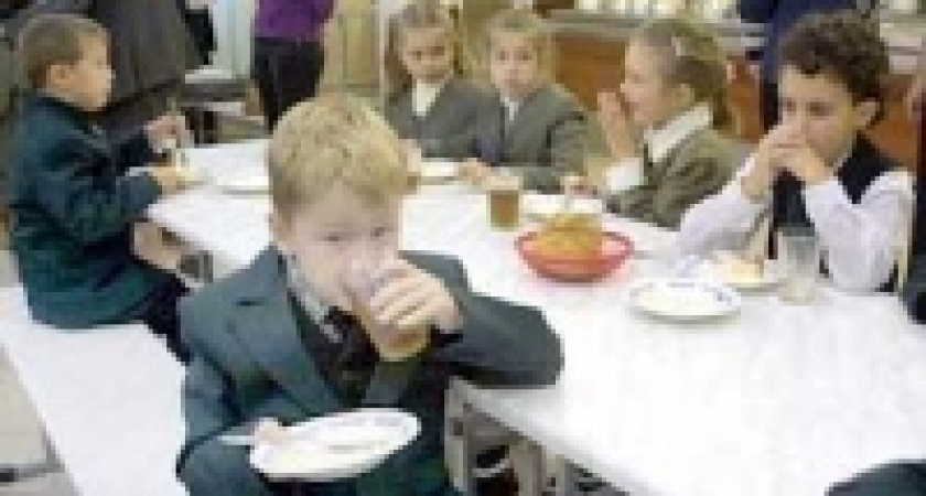 Школьный обед подорожал на рубль