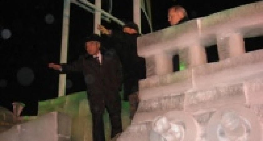 На площади Петра Великого в Липецке сегодня откроют ледовый корабль