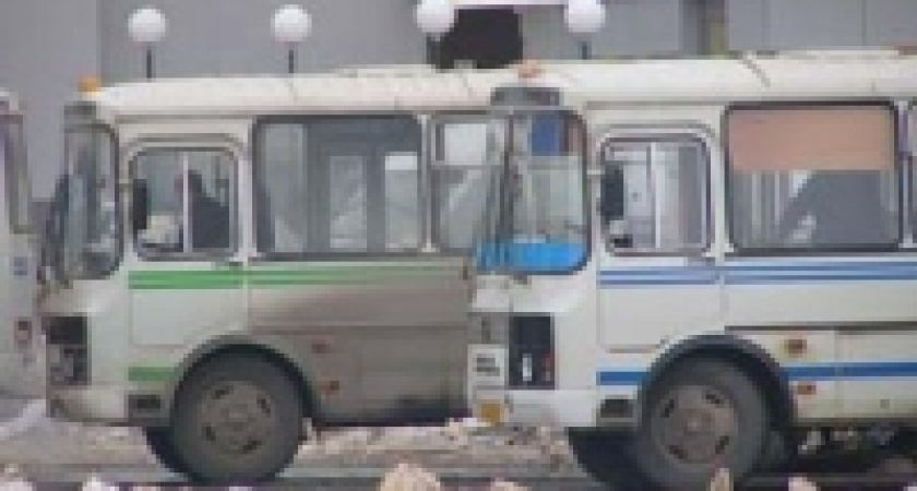 В Липецке судебные приставы арестовали маршрутку