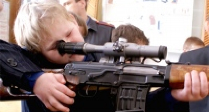 Липецкие милиционеры раскрыли пятиклашкам секреты профподготовки