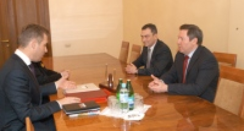 Губернатор встретился с телезвездой и защитником детей Павлом Астаховым 