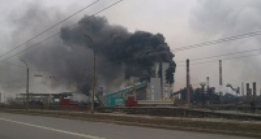 В Липецке горело здание коксохима