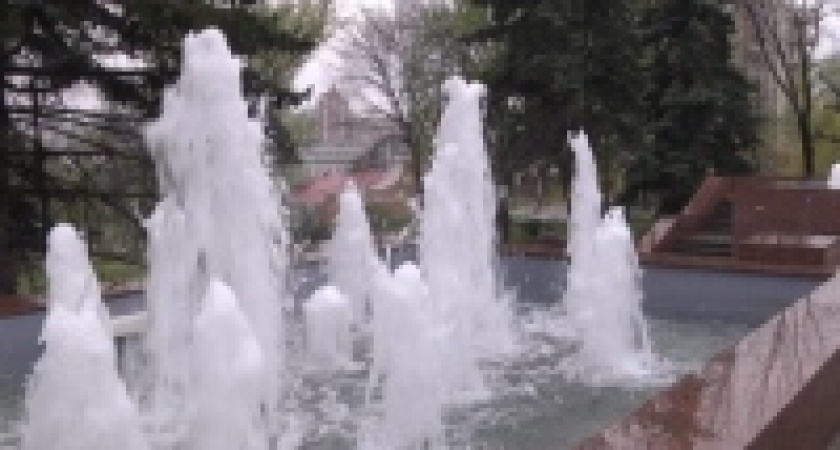 Проливной дождь сорвал торжественный пуск фонтанов в Липецке