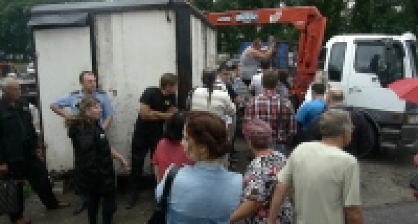В Липецке киоскеры бунтуют против сноса своих незаконных ларьков