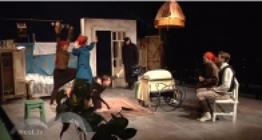 Жизнь юных комсомольцев репетируют актеры театра Толстого