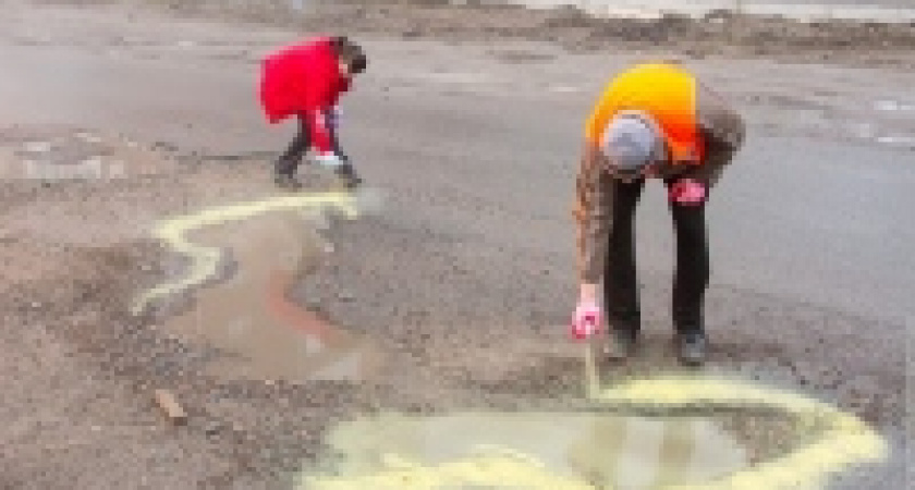 Липецкие активисты разукрасят ямы на дорогах города