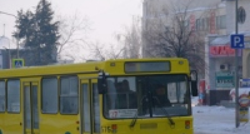 В Новогоднюю ночь автобусы и троллейбусы будут работать до трех часов утра