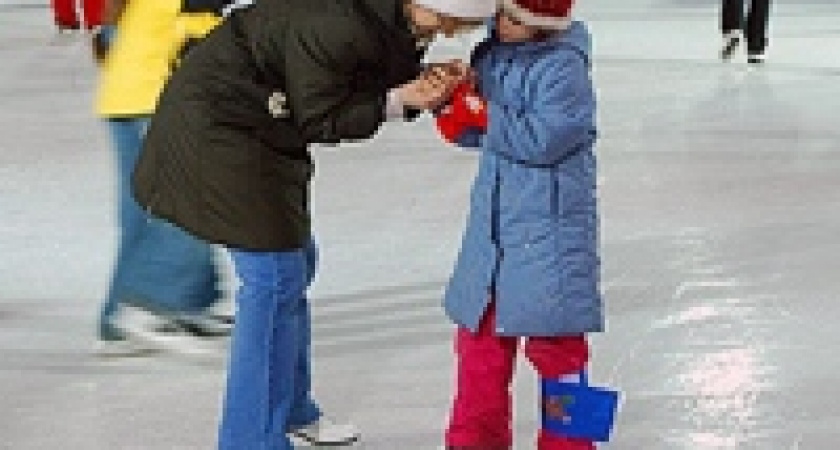 Накануне зимы стадион «Металлург» приобрел 90 пар новых коньков