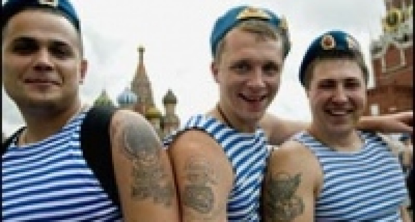 Главком ВДВ - против купания десантников в фонтанах