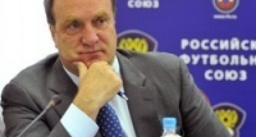 Дик Адвокат: &laquo;Сборной нужна свежая кровь, но новых игроков я не вижу&raquo;