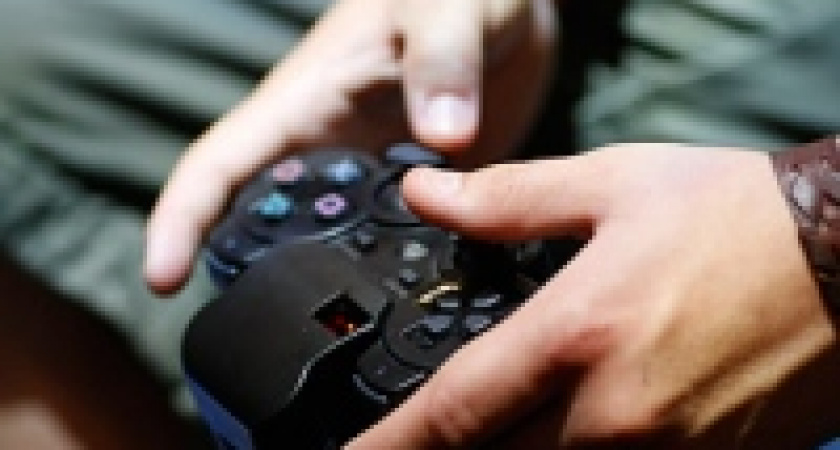 10-летний москвич увлек вора игрой на компьютере, а пришедшая домой хозяйка задержала его