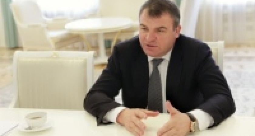 Министр обороны Анатолий Сердюков был обескуражен объемами воровства