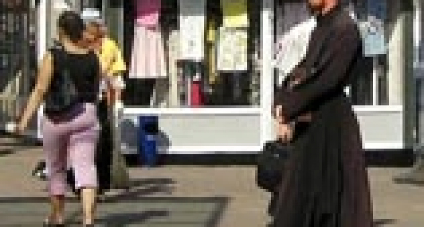 Церковь ответила на обвинения в освящении стриптиз-клуба только через два года 