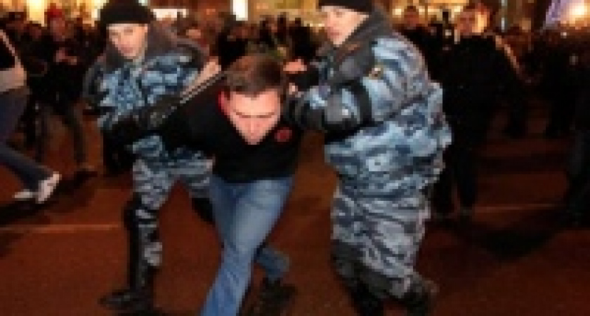 ОМОН и спецназ пресекают беспорядки в Москве