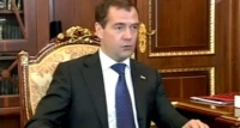 Медведев прочел лекцию юристам и пошутил про Путина