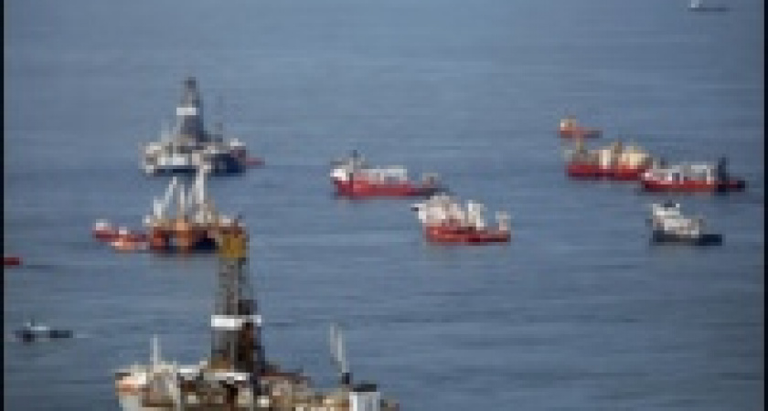 Ученые: нефть быстро исчезает с поверхности моря