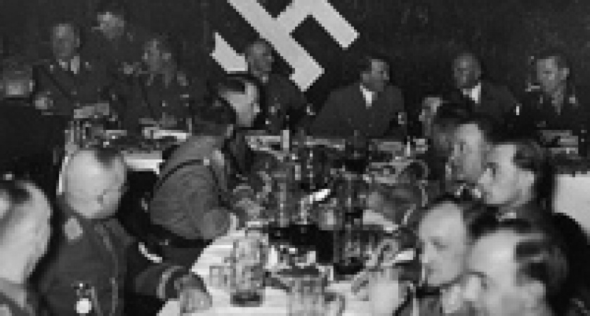 Британская газета на Рождество &laquo;порадовала&raquo; читателей редкими фото нацистов, справлявших этот праздник в 1941 году