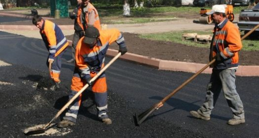 Липецкие власти заключили договор на ремонт дворов с подрядчиком, до этого уже не раз нарушавшим условия контракта