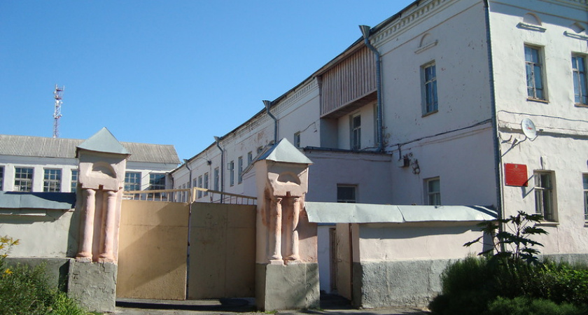 Липецкие власти пытаются за 15 млн рублей продать историческое здание XVIII века – тюремный замок