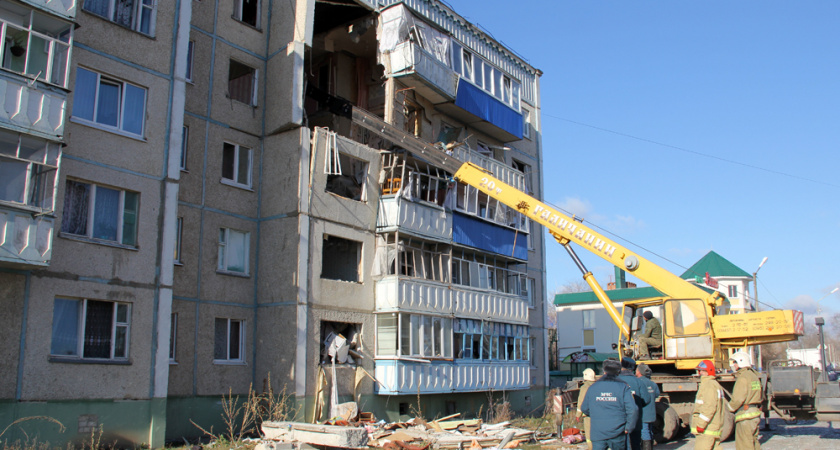 После приезда замминистра строительства и ЖКХ РФ Андрея Чибиса в Данков, пострадавшим от взрыва сразу пообещали новые квартиры