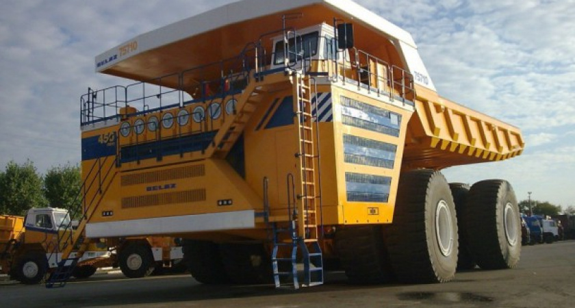 НЛМК приступил к поставкам стали для БелАЗа