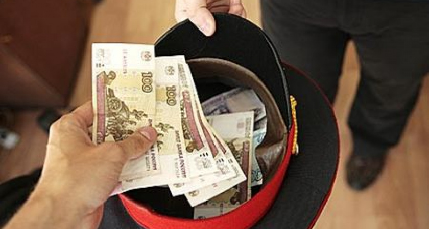 Бывший липецкий полицейский вымогал 300 тыс. долларов у дочери экс-главы УВД ЗАО Москвы