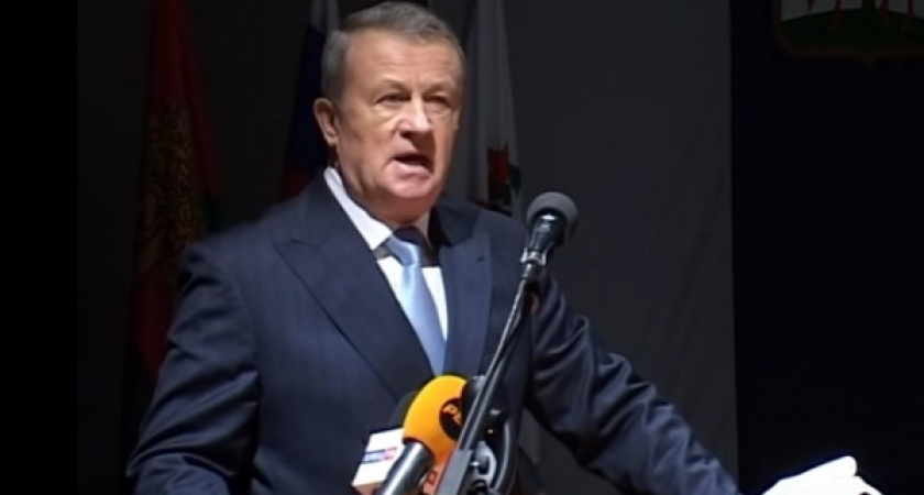 Напавшего с топором на журналистов бывшего мэра Ельца хотят лишить звания «почетного гражданина»