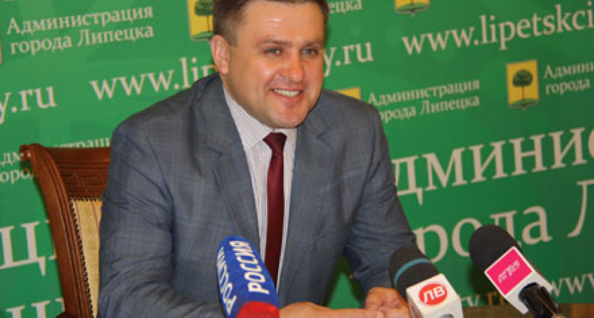 Своевременное латание ям на дорогах помогло мэру Липецка войти в тройку лидеров популярного рейтинга