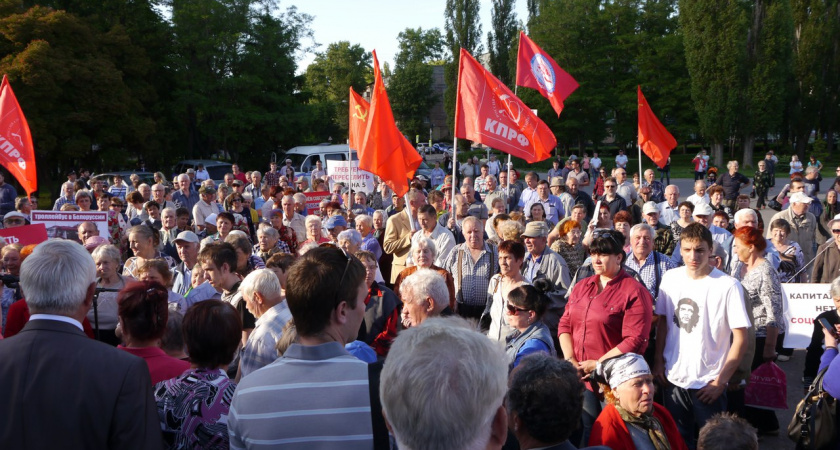 Липчане отправили губернатора Олега Королева в отставку