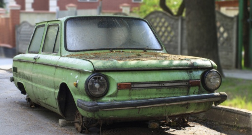 Депутаты не уклонились от уборки бесхозных авто с липецких улиц