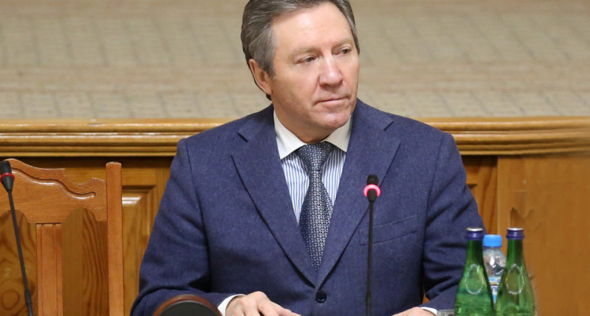 Медиарейтинг липецкого губернатора Олега Королева за год не сдвинулся с места