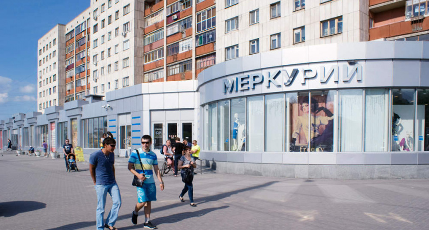 Торговый центр «Меркурий» в Липецке страдает от затопления нечистотами из-за отсутствия хозяина канализационной сети