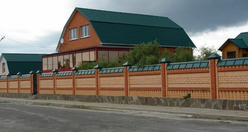 Липецкие чиновники продают скандальный особняк бывшего главы Добровского района Анатолия Глазунова