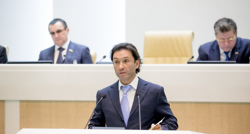 Владимир Путин представил к награде скандального сенатора от Липецкой области