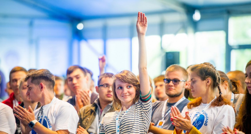 «Постаревший» на пять лет молодежный парламент региона липецкие эксперты признали «бесполезным» органом