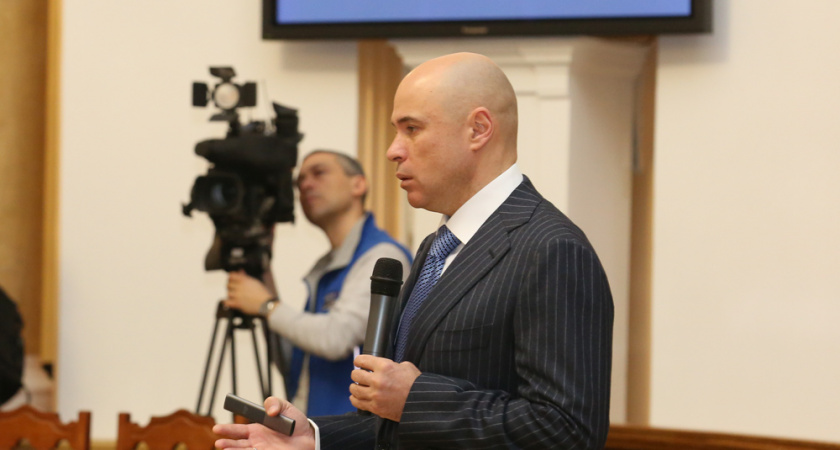 Врио главы Липецкой области намерен лишать лицензии УК и бороться с мусором