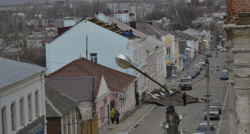 Старинные здания Ельца продолжают разваливаться на глаза у чиновников