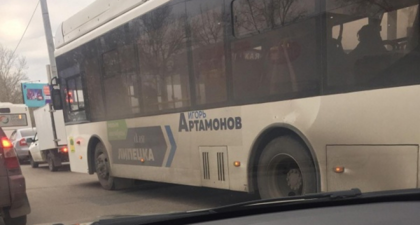 Депутат Николай Быковских сравнил разбирательства с «именными» автобусами Игоря Артамонова с комедией классика «Ревизор»