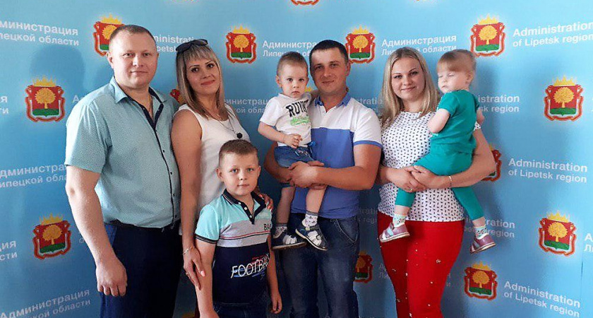 Липецкие дольщики получили первые ключи от проблемного дома в Европейском микрорайоне