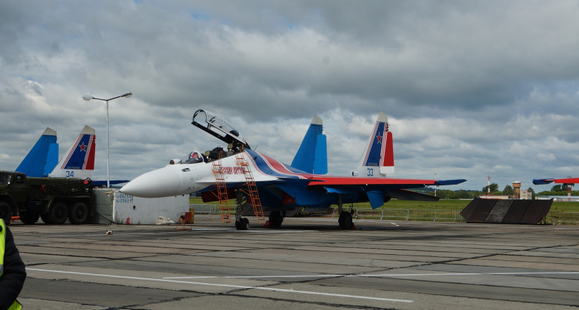 На военном аэродроме в Липецке загорелся штурмовик Су-25