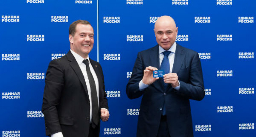 Вступление в «Единую Россию» помогло Игорю Артамонову продвинуться в рейтинге губернаторов