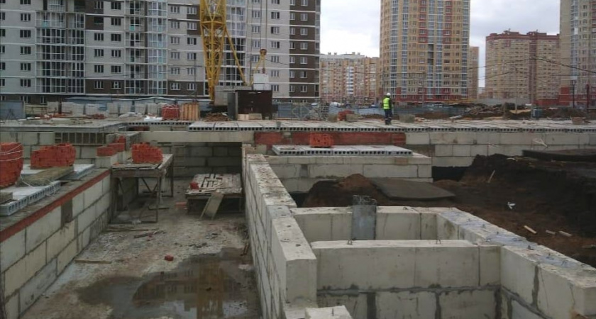 Компания «Сталь-М» за вовремя недостроенную школу по госконтракту отдаст липецкой мэрии 6,8 млн рублей